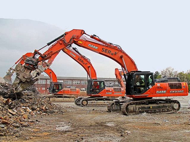 CASE CE: un potente quartetto da demolizione