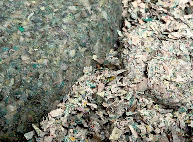 Che fine fanno le banconote fuori corso? Si riciclano, naturalmente