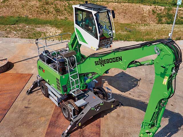SENNEBOGEN 817 E: Il caricatore compatto per l'industria dei rifiuti