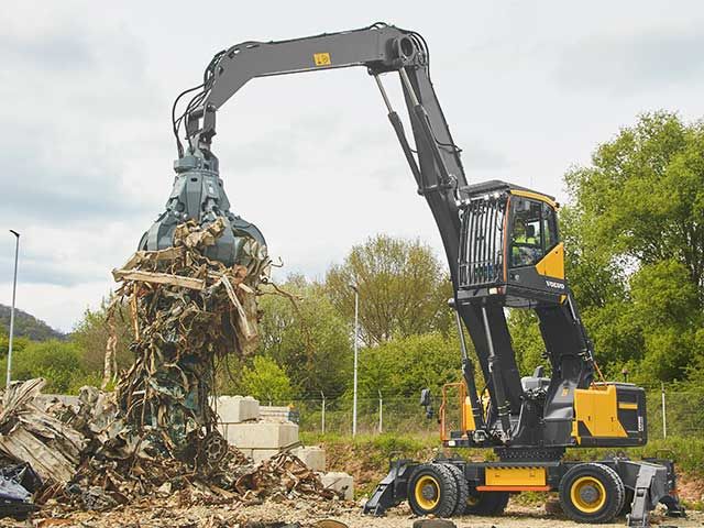 Il nuovo movimentatore gommato EW240E MH