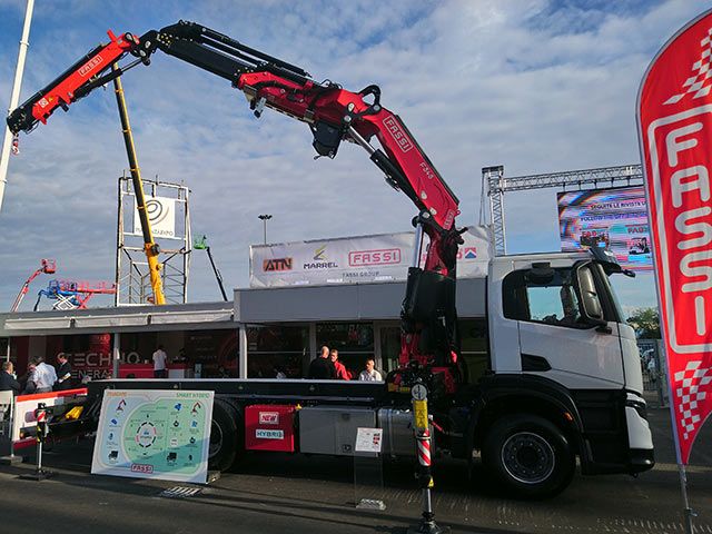 Fassi SHT (Smart Hybrid Technology): così la gru diventa elettrica