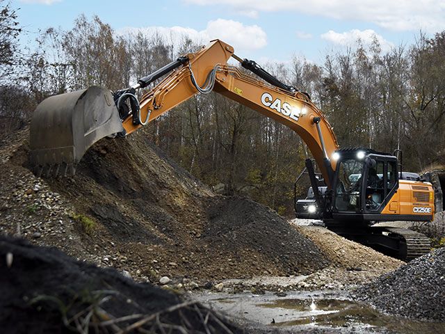 La nuova gamma di escavatori cingolati Case Serie E
