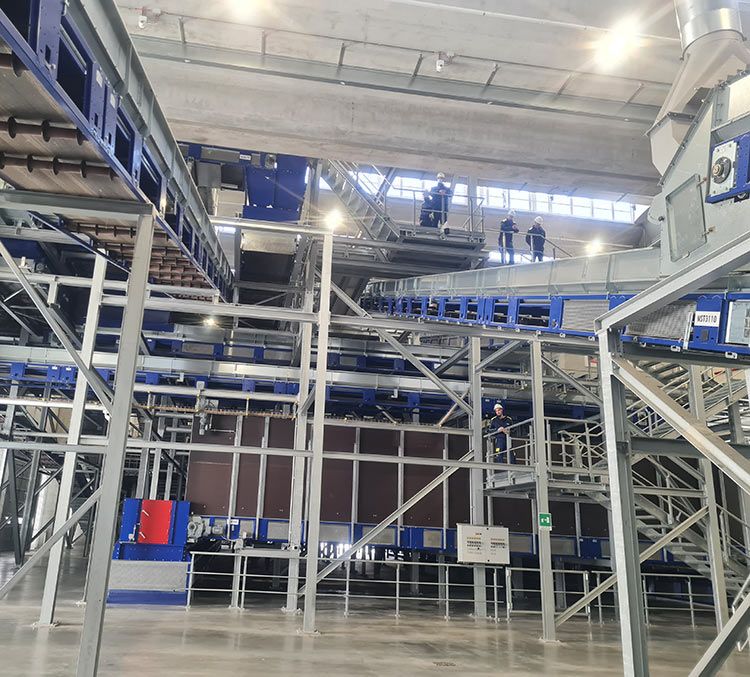 ReCaP, l’impianto hi-tech più grande d’Italia per volumi di carta, plastica e barattolame