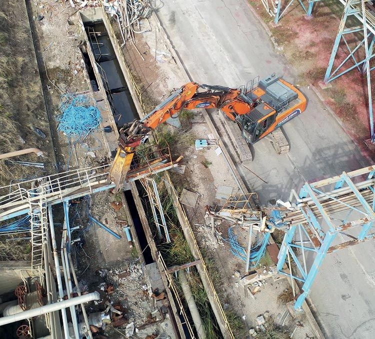 Due cesoie Indeco per il decommissioning della ex centrale Enel di Piombino 