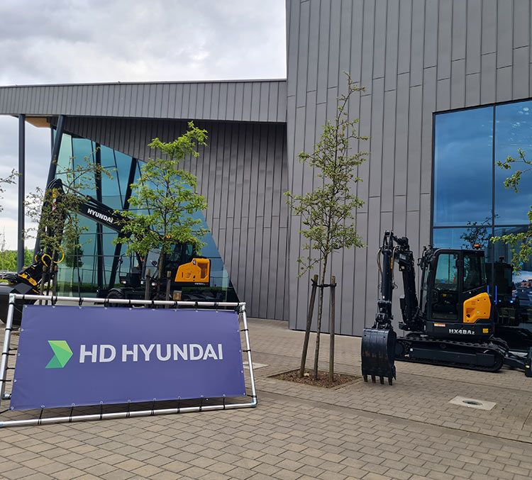 Nuovi escavatori Hyundai presentati in anteprima alla stampa in Belgio
