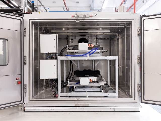 Stellantis inaugura in Italia il suo primo Battery Technology Center