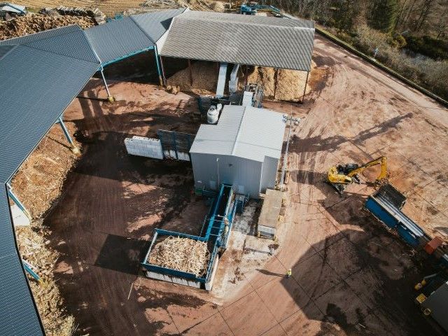 L’azienda di trattamento del legno C2R si affida al trituratore orizzontale di Vecoplan