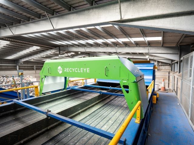 Recycleye lancia QuantiSort® 2.0: un rivoluzionario selezionatore ottico AI progettato per i moderni flussi di rifiuti