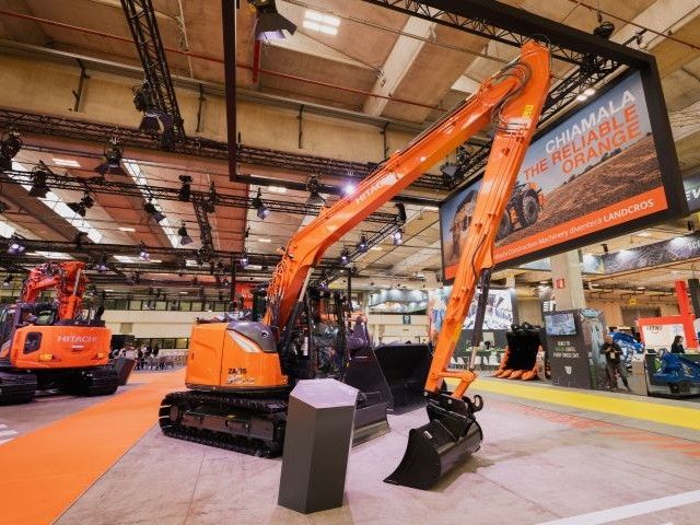 ZX95US-7 SLF l'escavatore per applicazioni speciali ultra-compatto e versatile di Hitachi