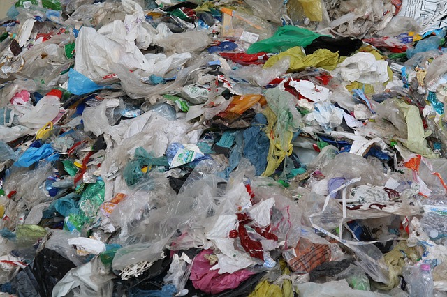 “Imballaggi in plastica zero in discarica al 2020”