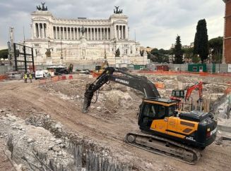 Nel cantiere della metro C di Roma lavora l’escavatore HX210A Hyundai