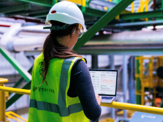 Greyparrot lancia il monitoraggio OEE in tempo reale per gli impianti di recupero, calcolato in continuo dai dati di intelligenza artificiale (IA)