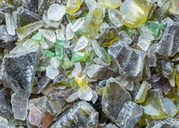 The four colours of recycled glass: white, green, amber and russet © Wim Van Eesbeek