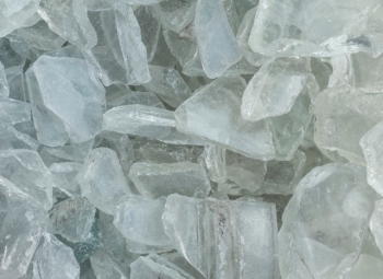 The four colours of recycled glass: white, green, amber and russet © Wim Van Eesbeek