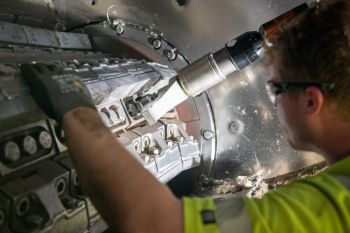 Nuovo portacoltelli avvitato per Komet