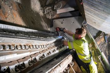 Nuovo portacoltelli avvitato per Komet